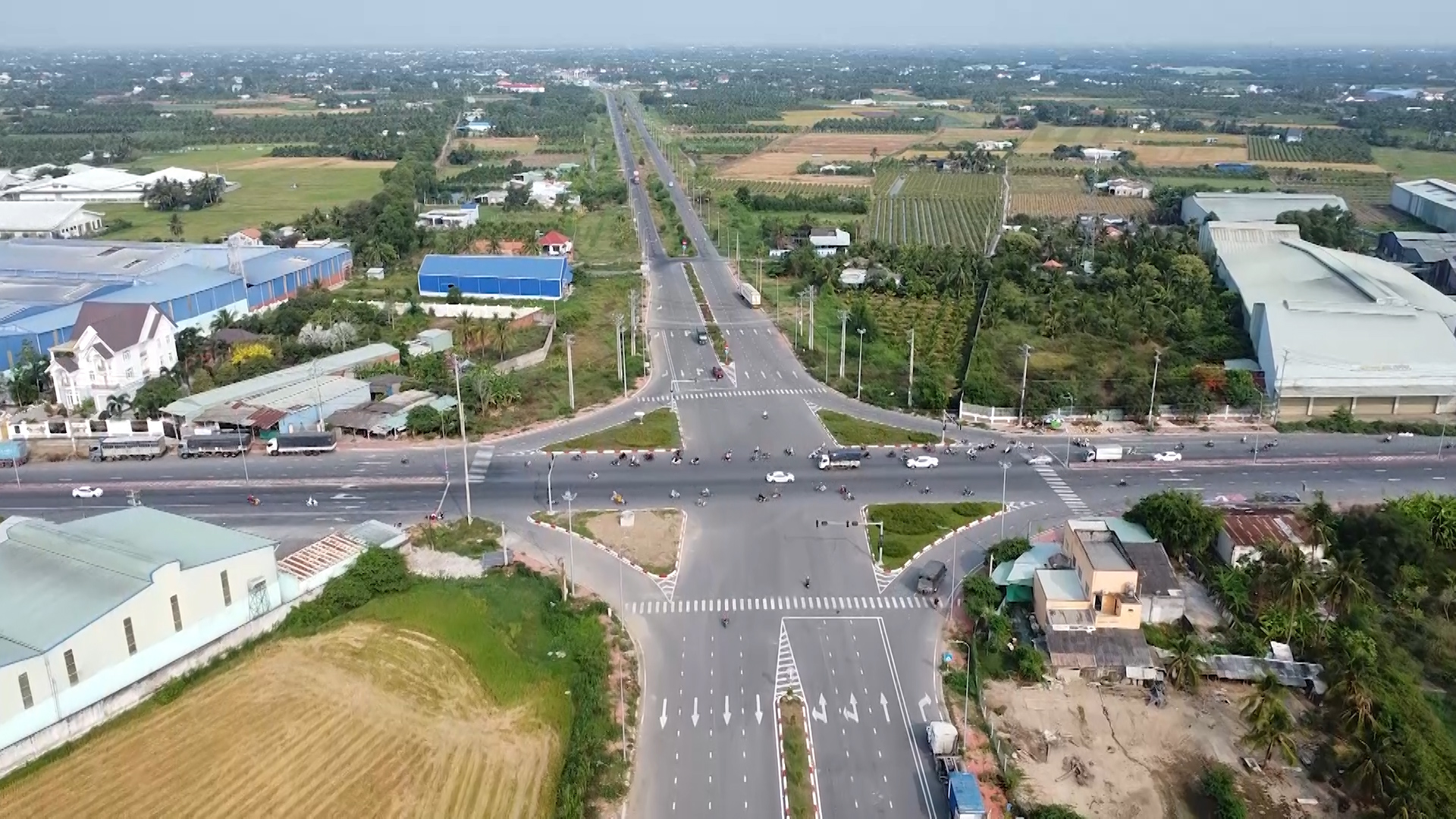 Đại công trường” những dự án giao thông trọng điểm được khởi công, hoàn thiện đảm bảo tiến độ