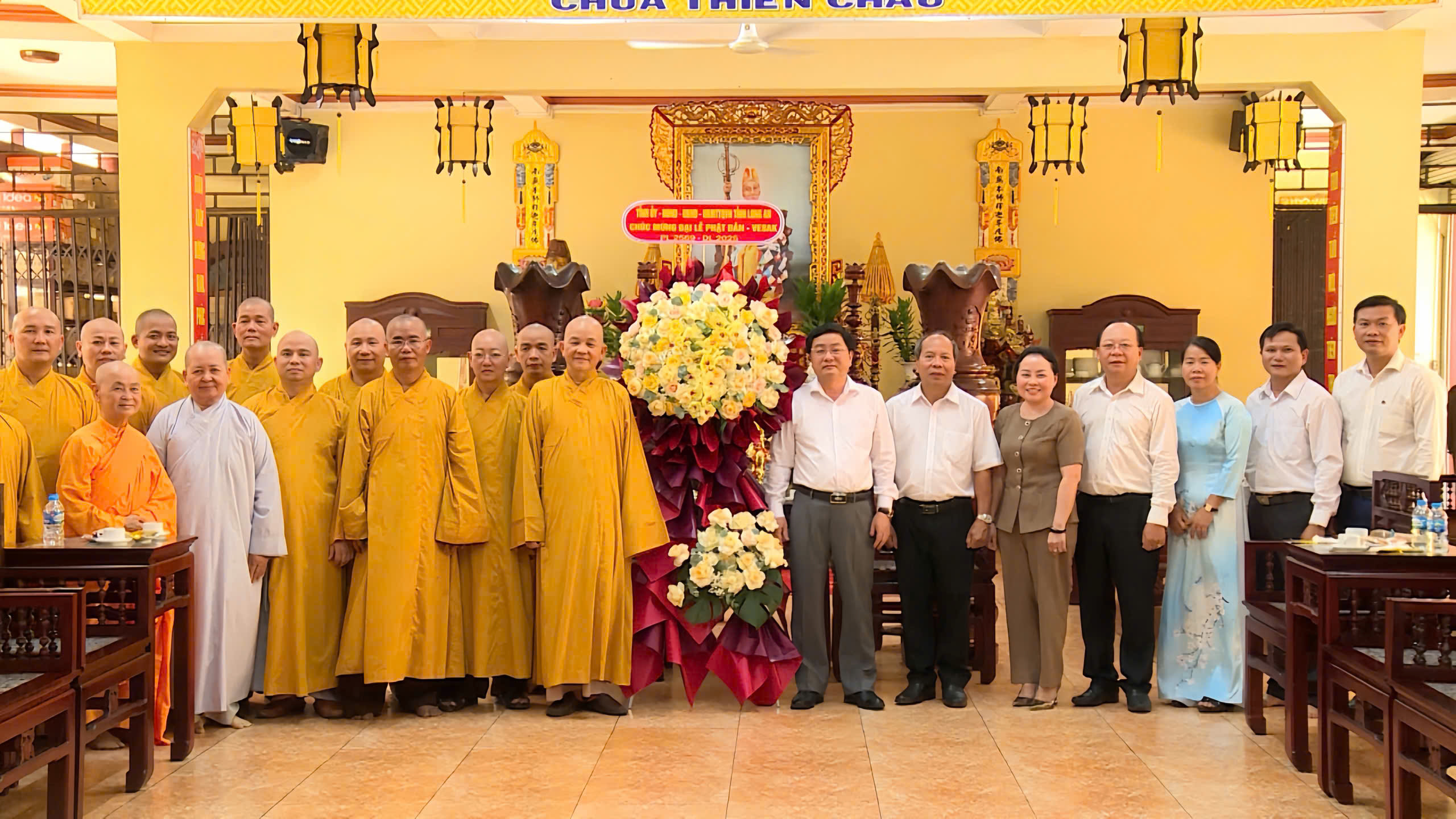 Bí thư Tỉnh ủy chúc mừng Đại lễ Phật đản tại chùa Thiên Châu