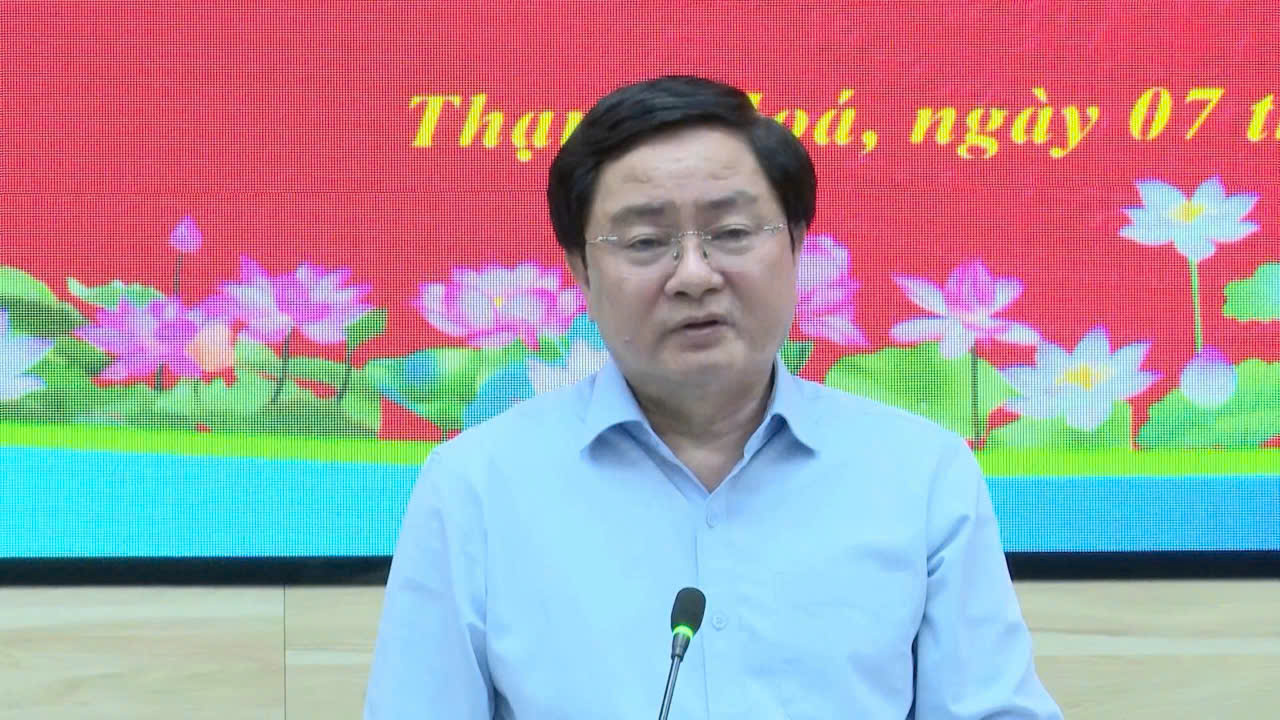 Bí thư Tỉnh ủy đánh giá cao sự nỗ lực thực hiện nhiệm vụ trong điều kiện còn nhiều khó khăn của huyện Thạnh Hóa