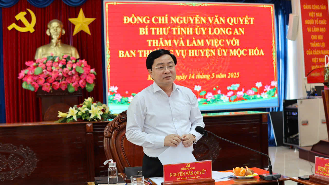 Bí thư Tỉnh ủy làm việc với Ban Thường vụ Huyện ủy Mộc Hóa